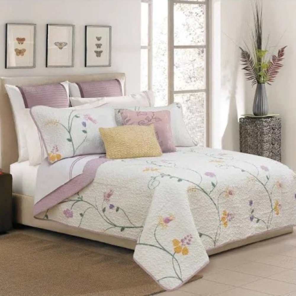 Deluxe Floral Print 3pc Quilt Set